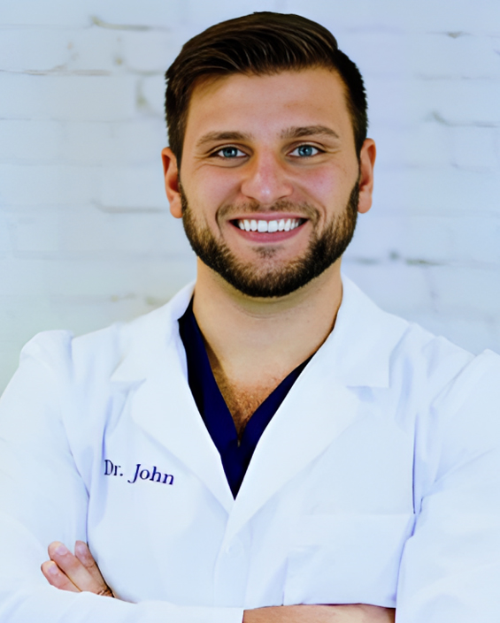 Dr. Pavlakis dentist at advanced family & cosmetic dentistry middletown